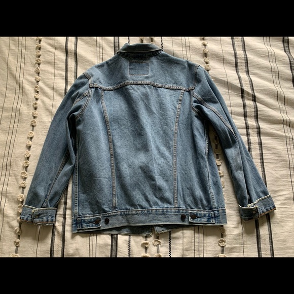 Levi’s Denim Trucker Jacket - Picture 2 of 2